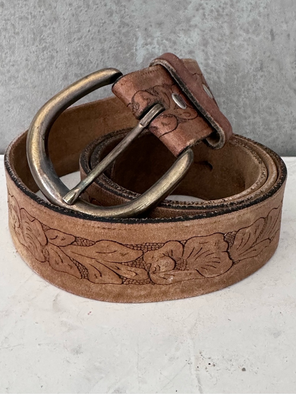 VINTAGE TOOLED LEATHER BELT SNAP STRAP